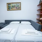 Sunny And Spacious Apartment In Orikum Beach