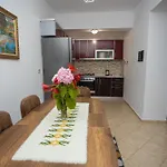 Sunny And Spacious Apartment In Orikum Beach
