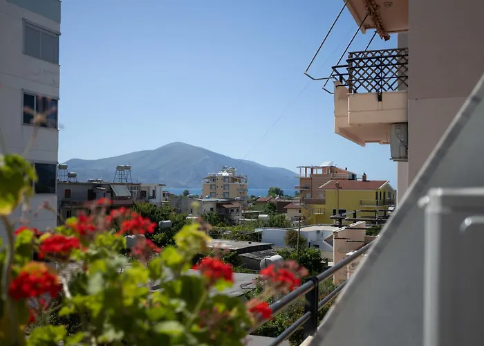 Sunny And Spacious Apartment In Orikum Beach