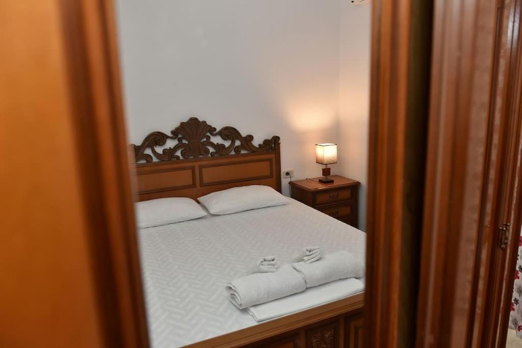 Sunny And Spacious In Apartament Orikum