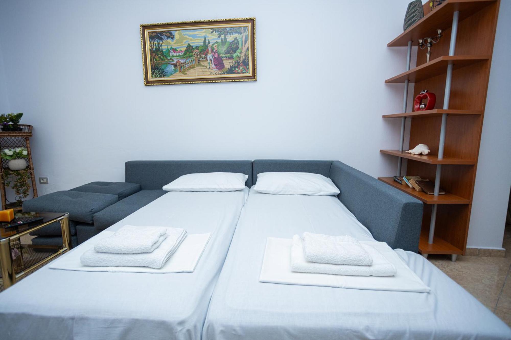 Apartament Sunny And Spacious In