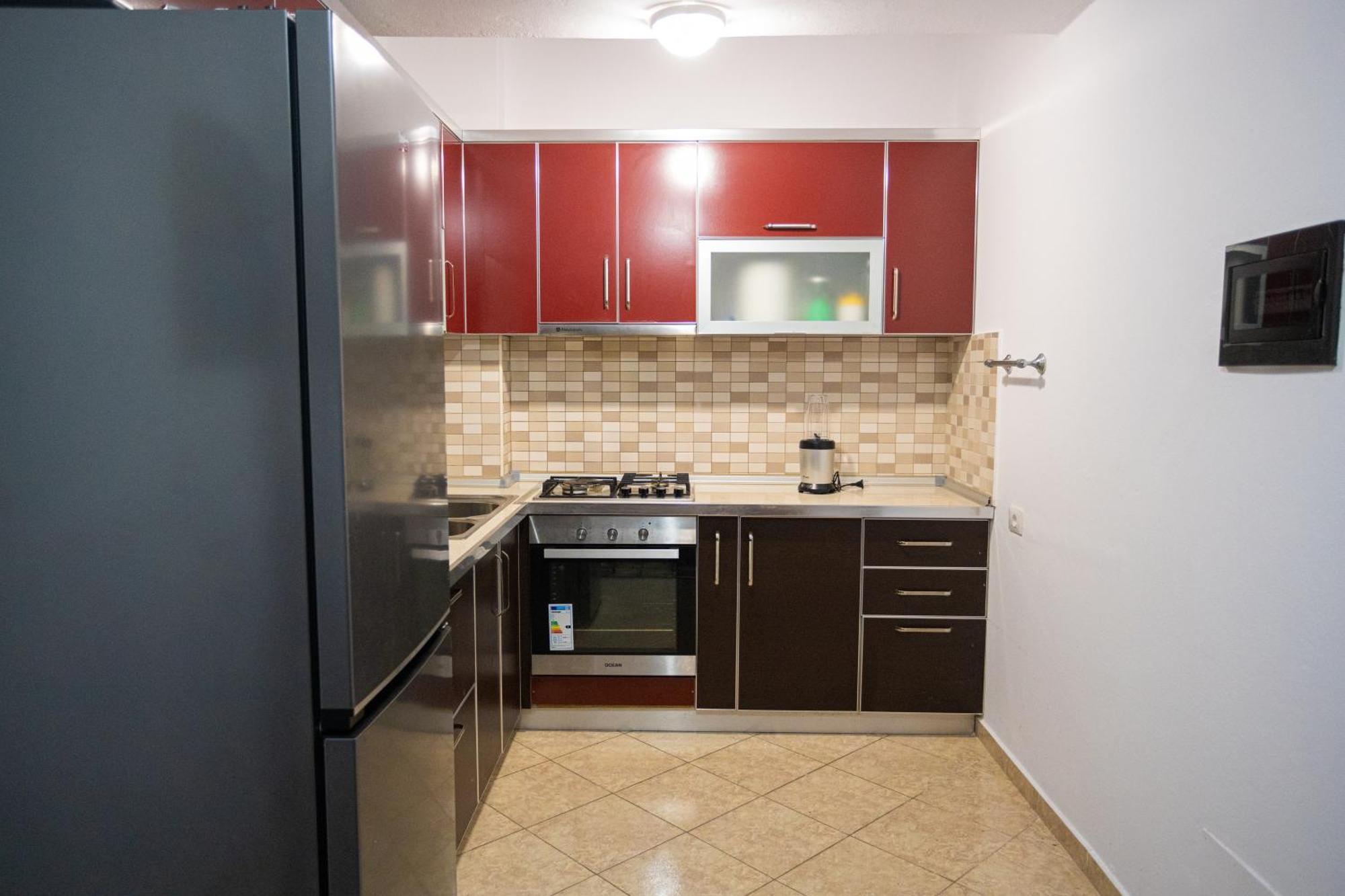 Sunny And Spacious In Apartament *
